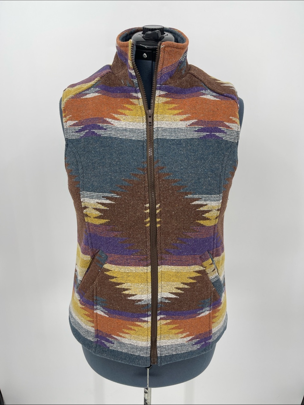 COWGIRL LEGEND  WOMEN’S Large  Aztec-Pattern Zip Front Vest - Brown Multi